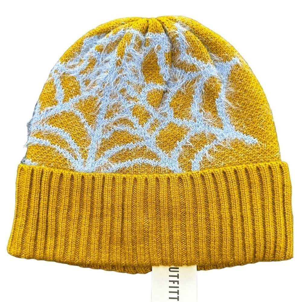 New with tags Urban Outfitters Spider Web Knit Beanie Hat Cap Ellie - Picture 4 of 4